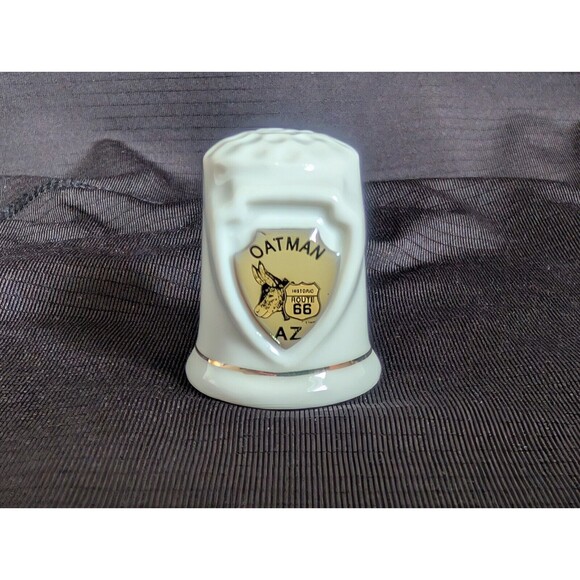 Four (4) Vintage Avon Christmas Holiday Porcelain Thimble 1981-1984 + 3 Souvenir - Picture 12 of 16